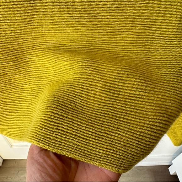 Club Monaco ribbed crew neck - Picture 5 of 8